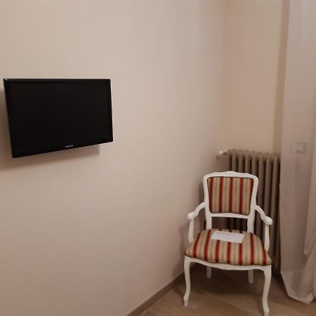 La Rosa Di Francesco Inn Valfabbrica Bagian luar foto