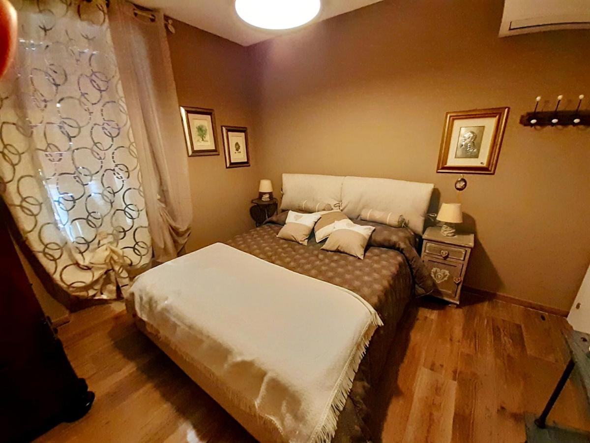 La Rosa Di Francesco Inn Valfabbrica Bagian luar foto